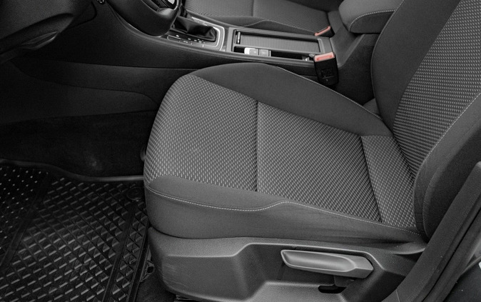 Volkswagen Golf cena 69900 przebieg: 60098, rok produkcji 2019 z Annopol małe 667